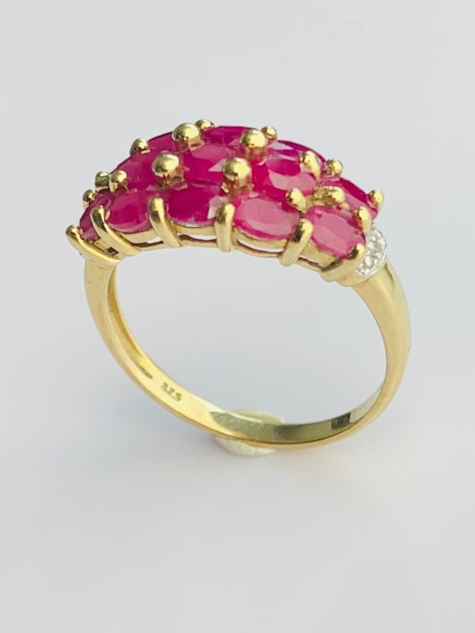 خاتم كلاسيكي من الذهب الأصفر عيار 3.9 قيراط بيضاوي من الياقوت والألماس 9 قيراط، مقاس المملكة المتحدة P 1/2، US 8