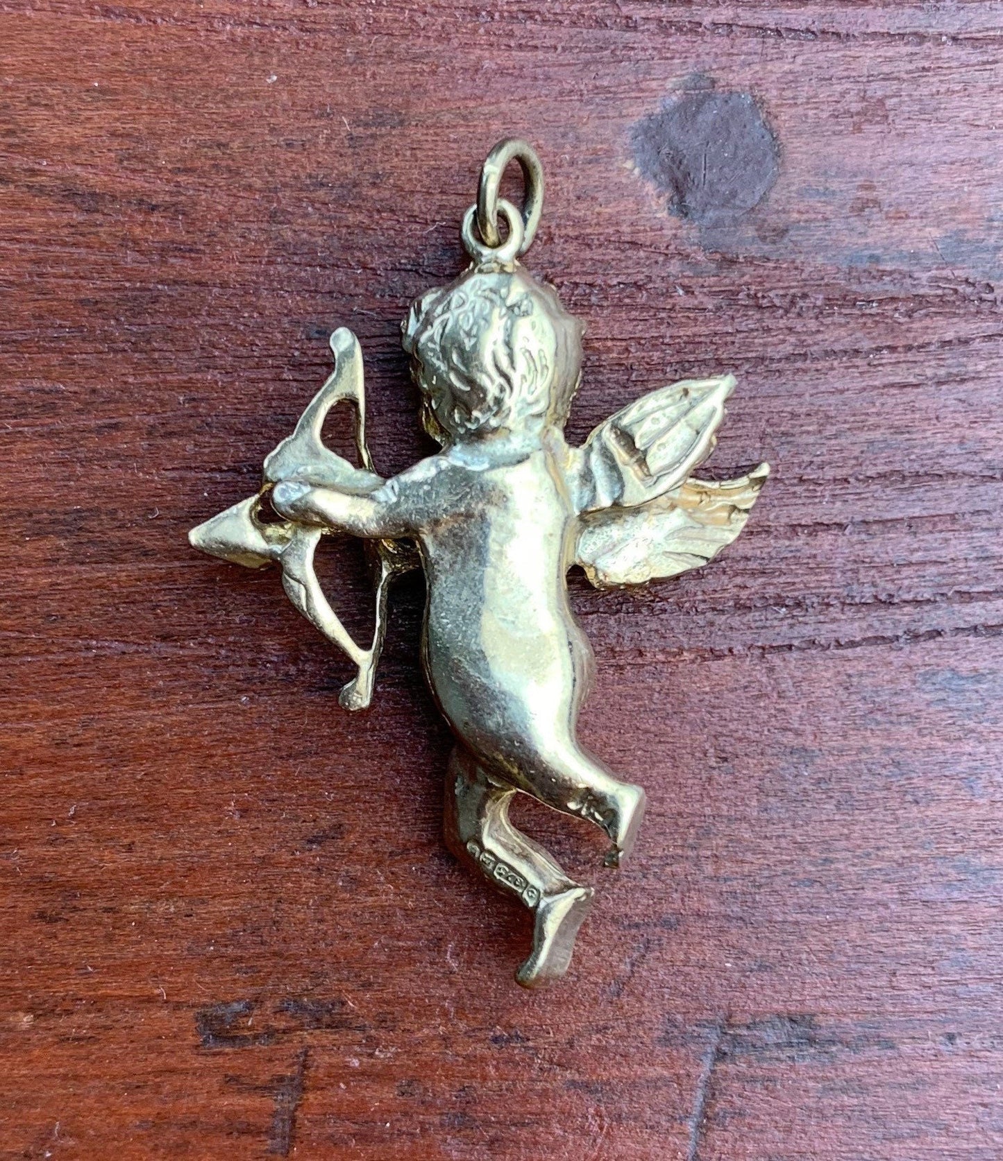 Vintage 9ct gold cherub pendant