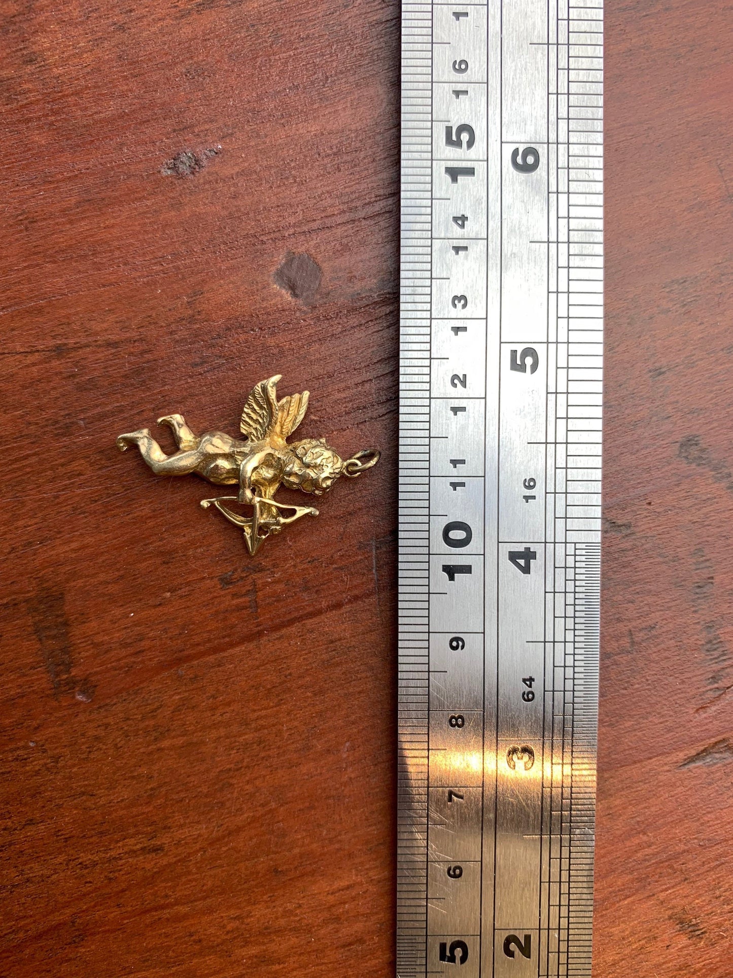 Vintage 9ct gold cherub pendant