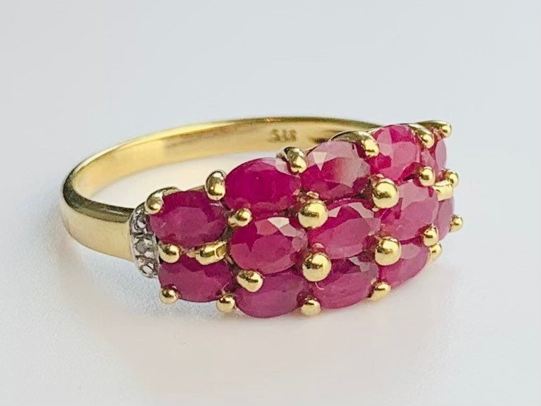 خاتم كلاسيكي من الذهب الأصفر عيار 3.9 قيراط بيضاوي من الياقوت والألماس 9 قيراط، مقاس المملكة المتحدة P 1/2، US 8