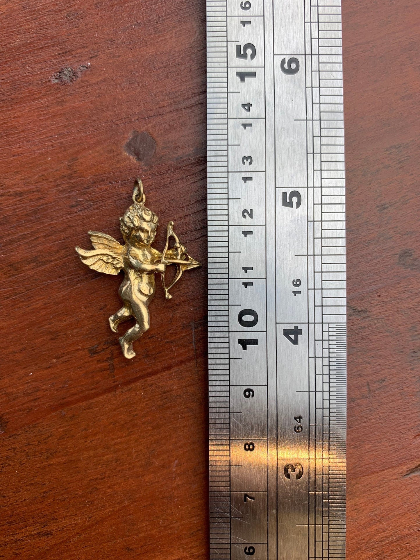 Vintage 9ct gold cherub pendant