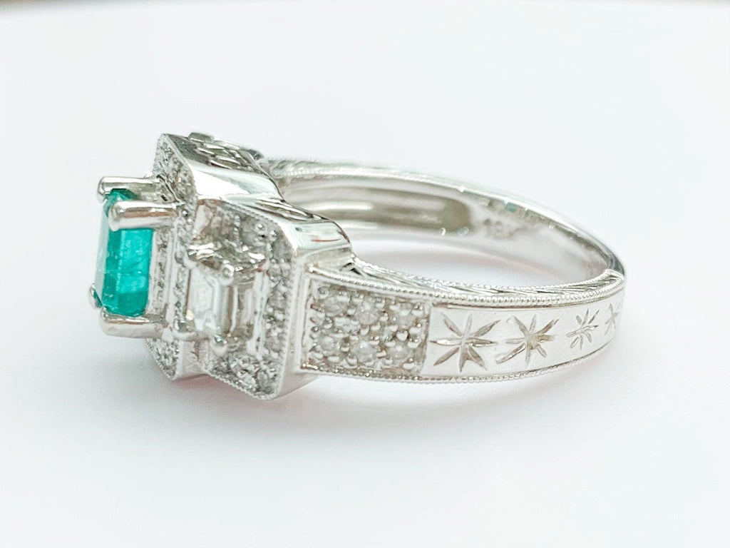 Art Deco Style 0.50ct Emerald and 0.60ct Diamond set in 18ct White Gold Ring Size UK M, US 6 1/4