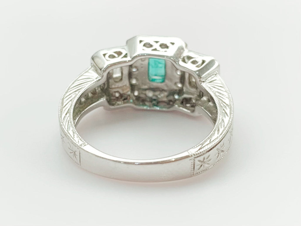 Art Deco Style 0.50ct Emerald and 0.60ct Diamond set in 18ct White Gold Ring Size UK M, US 6 1/4