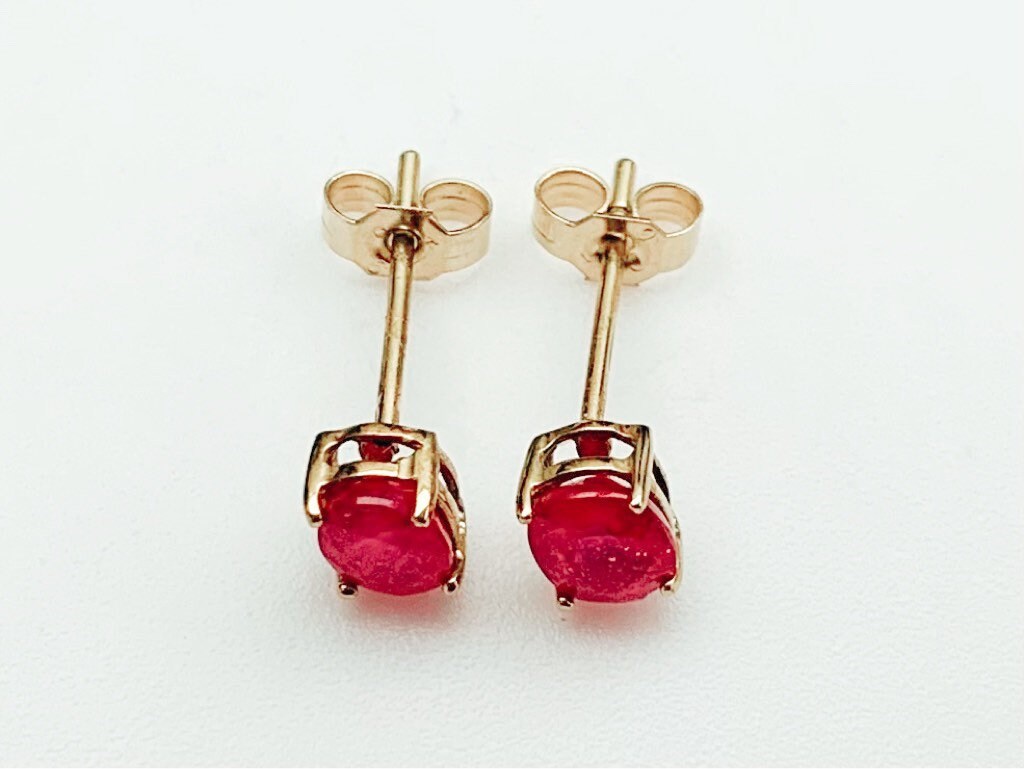 Vintage 0.70ct Oval Ruby 9ct Gold Stud Earrings