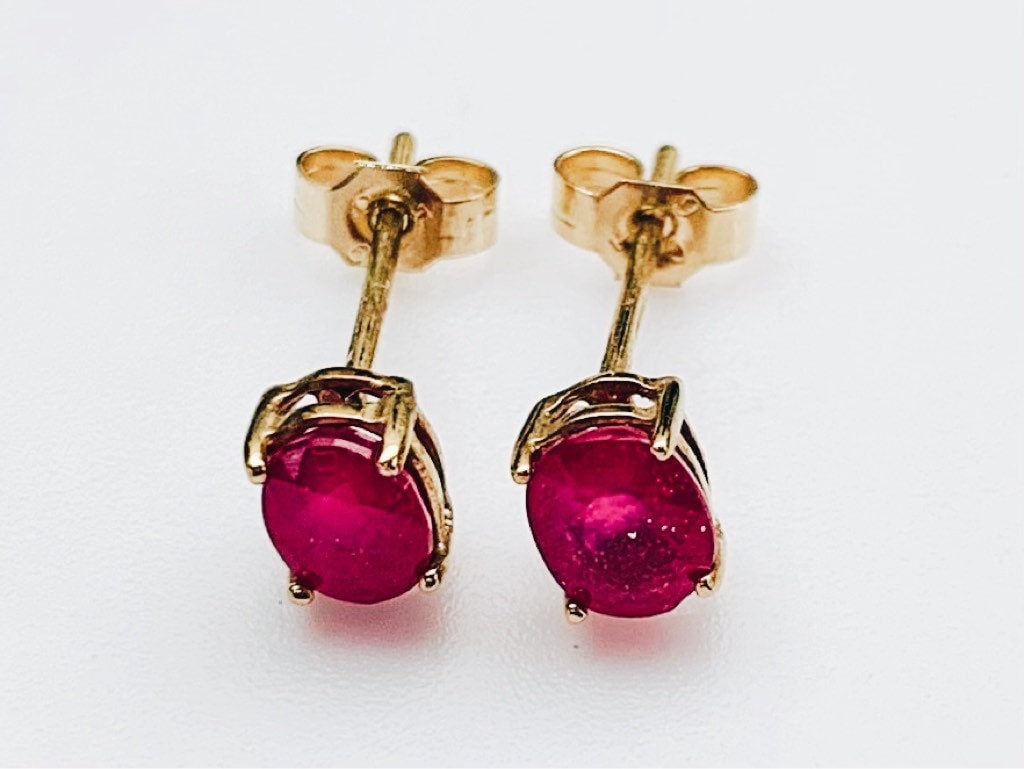 Vintage 0.70ct Oval Ruby 9ct Gold Stud Earrings