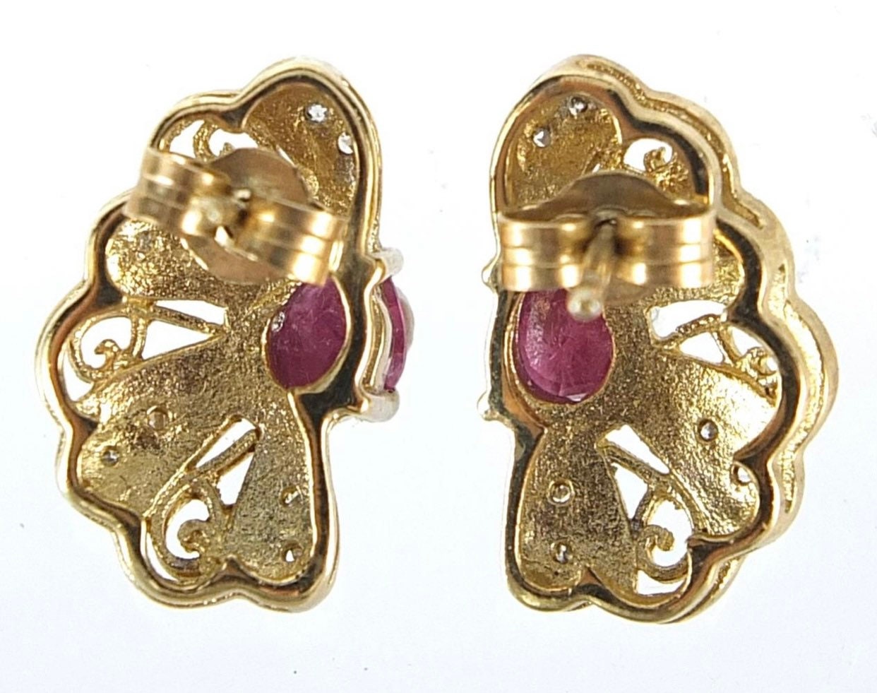 Pendientes de cóctel vintage de diamantes y rubíes con talla de pera de 0,60 quilates en oro amarillo de 9 quilates