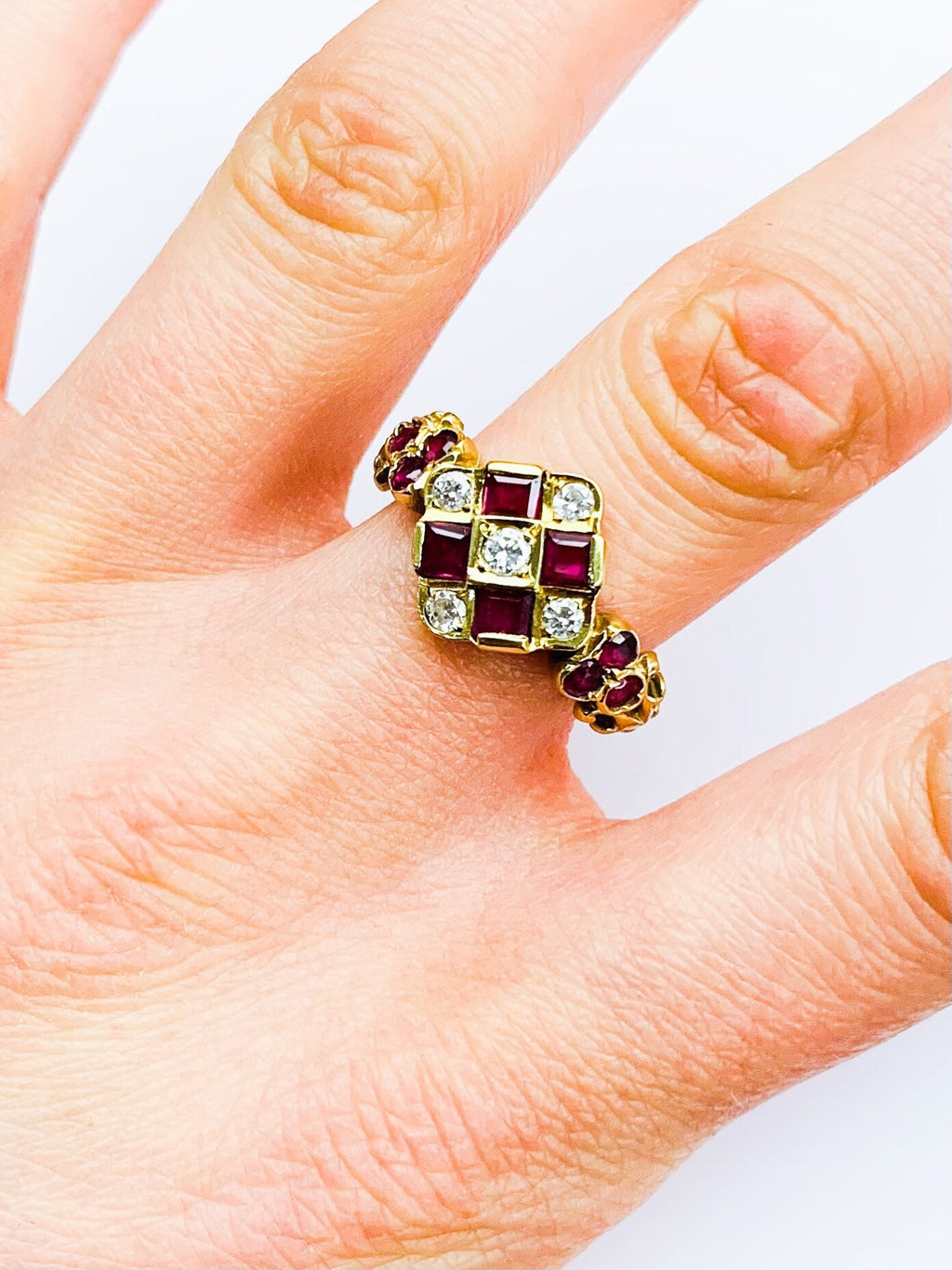 Anillo victoriano antiguo de oro amarillo de 18 quilates con rubí y diamantes de 0,82 quilates, talla US 9, Reino Unido R 1/2