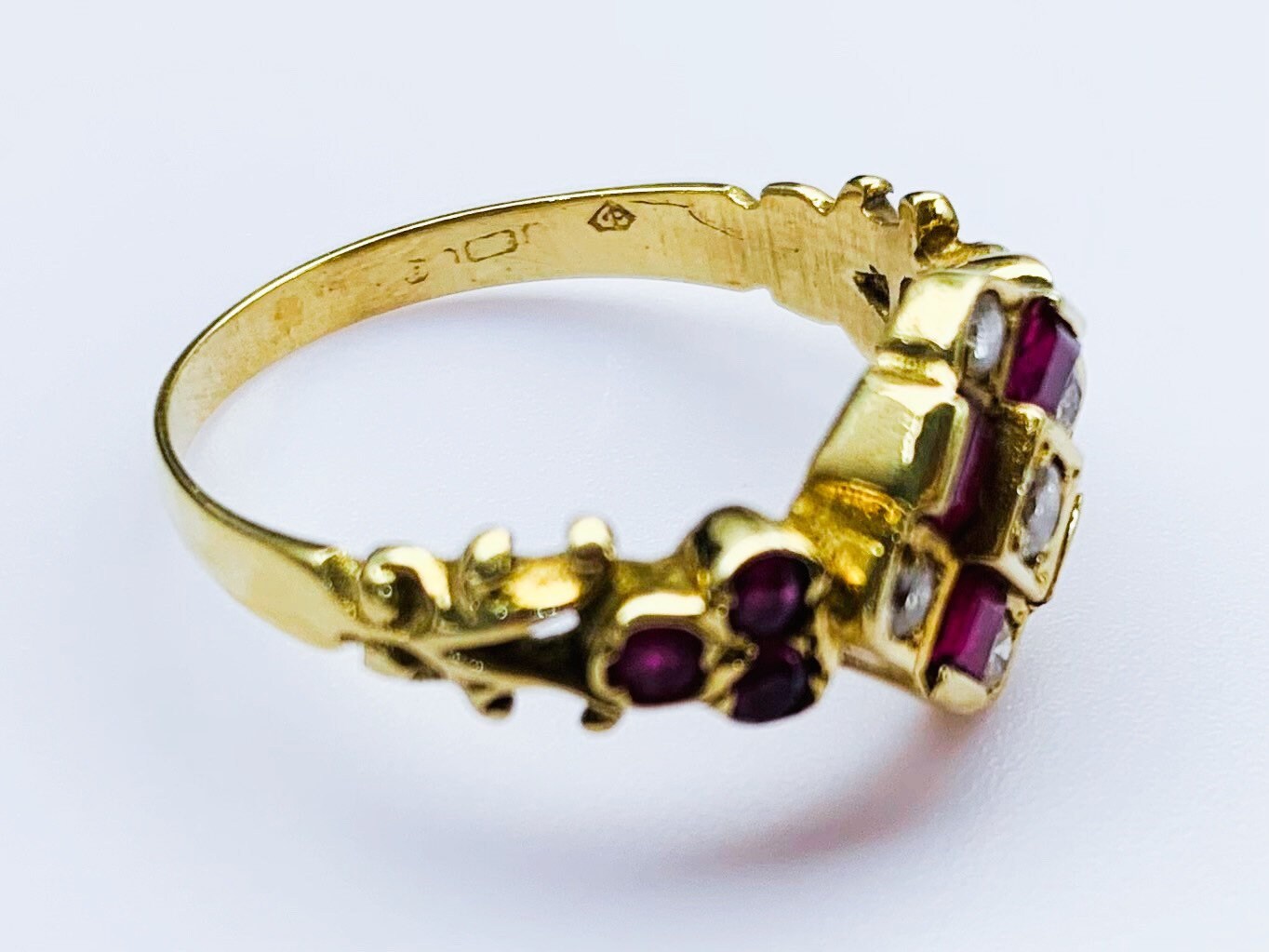 Anillo victoriano antiguo de oro amarillo de 18 quilates con rubí y diamantes de 0,82 quilates, talla US 9, Reino Unido R 1/2
