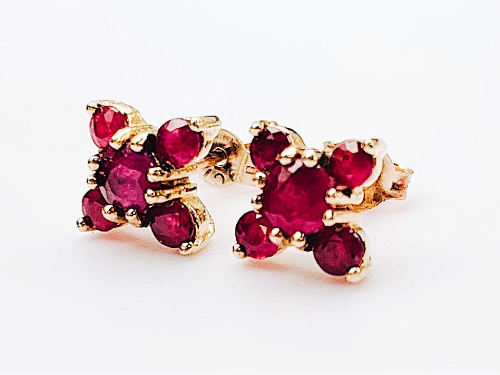 Vintage 1.4ct Ruby 9ct Yellow Gold Stud Earrings
