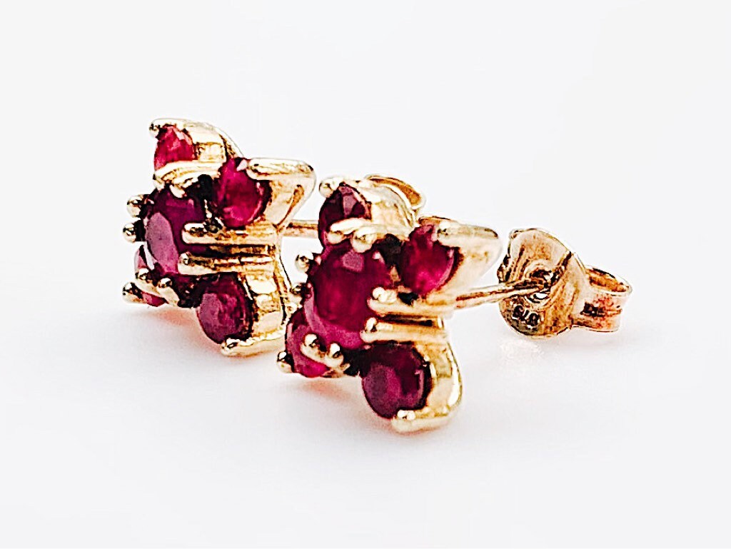Vintage 1.4ct Ruby 9ct Yellow Gold Stud Earrings