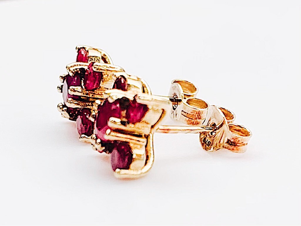 Vintage 1.4ct Ruby 9ct Yellow Gold Stud Earrings