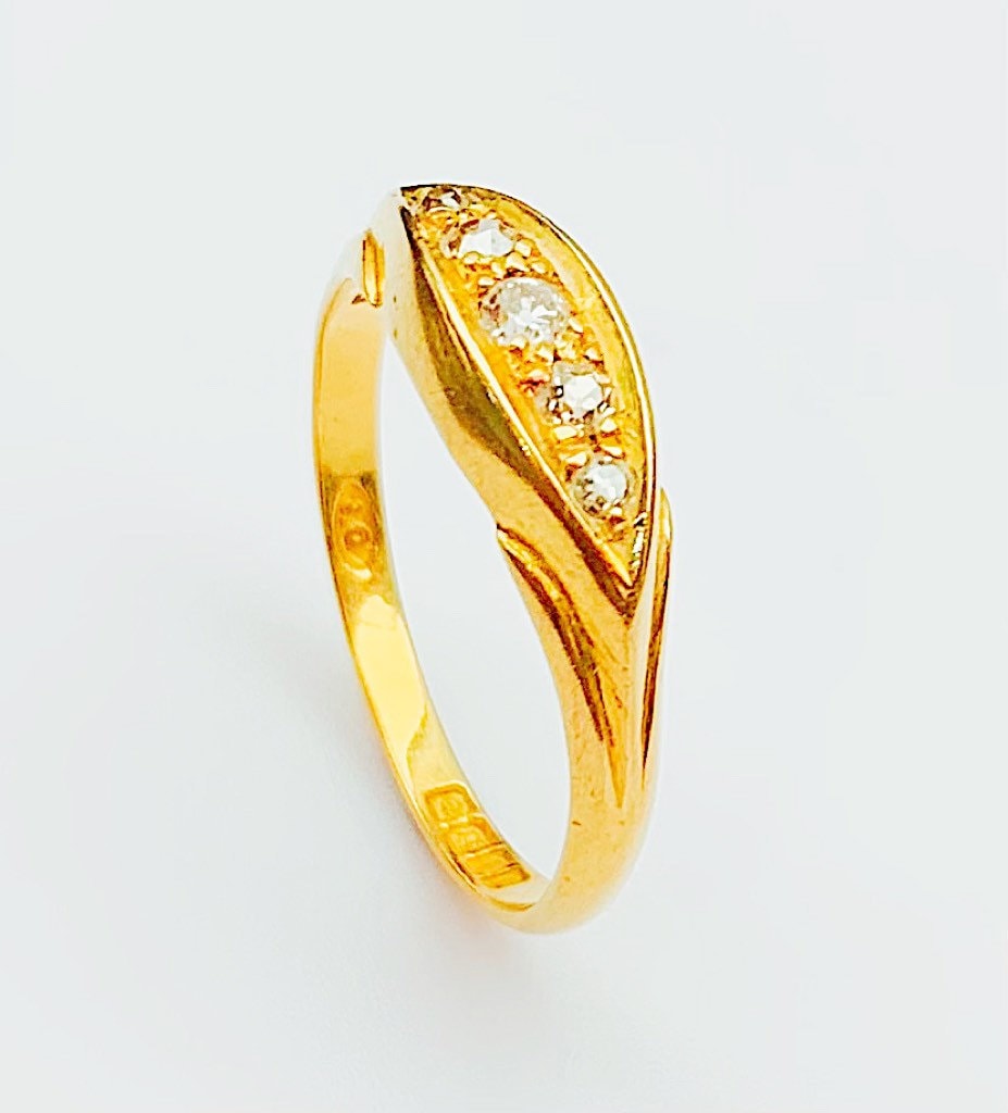 Anillo de diamantes vintage engastado en oro amarillo de 18 qt, tamaño Reino Unido O 1/2, EE.UU. 7 1/2