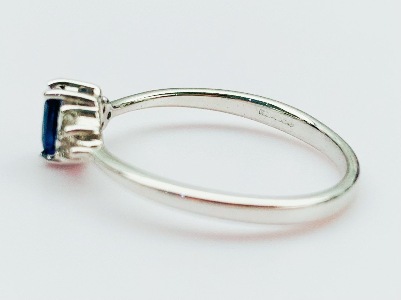 Anillo de oro blanco de 9 quilates/Anillo de cianita tibetana/Anillo de topacio blanco/ Anillo de compromiso/Anillo de boda/ Color azul zafiro /Tamaño del Reino Unido O, Tamaño de EE.UU. 7 1/4