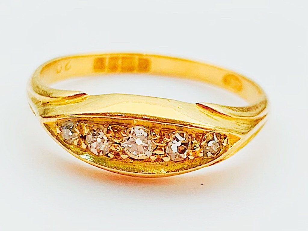 Anillo de diamantes vintage engastado en oro amarillo de 18 qt, tamaño Reino Unido O 1/2, EE.UU. 7 1/2