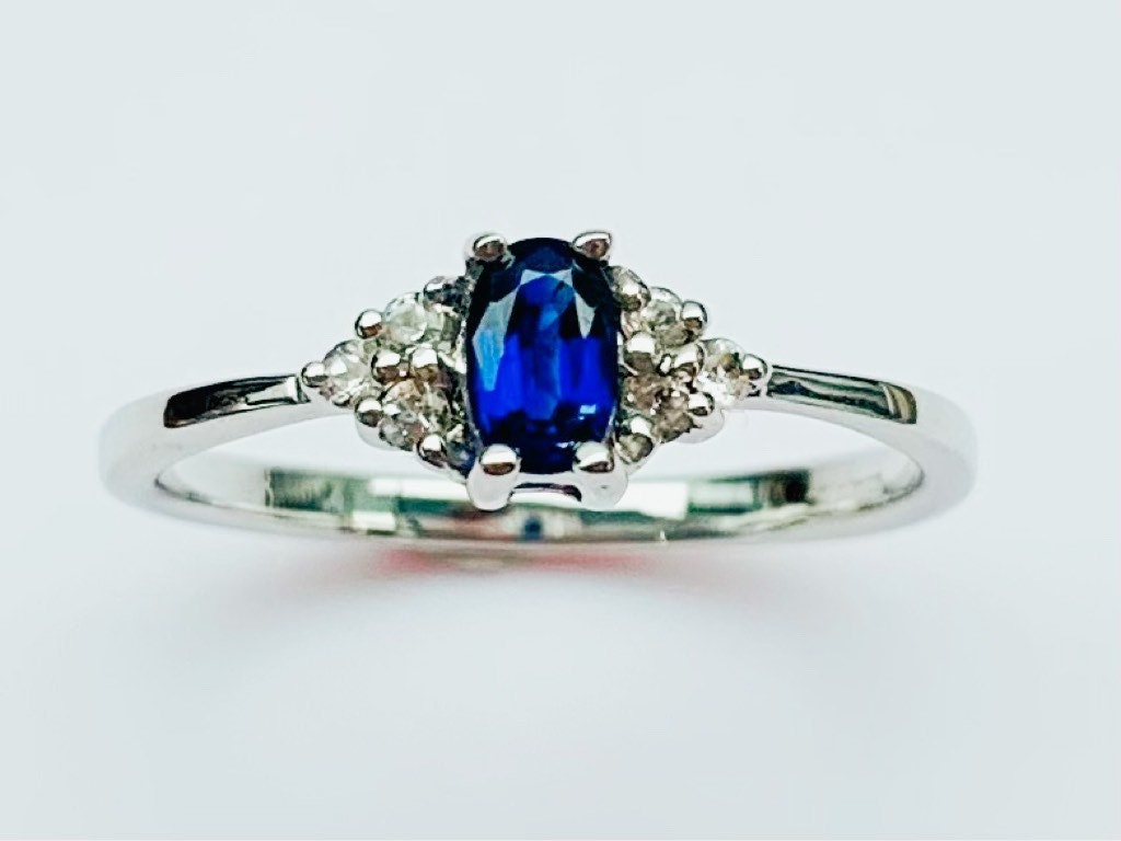 Anillo de oro blanco de 9 quilates/Anillo de cianita tibetana/Anillo de topacio blanco/ Anillo de compromiso/Anillo de boda/ Color azul zafiro /Tamaño del Reino Unido O, Tamaño de EE.UU. 7 1/4