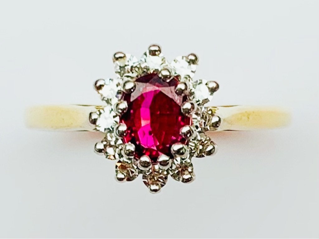 تخفيضات كلاسيكية 0.55 قيراط من الياقوت الوردي والألماس ذهب عيار 18 قيراط (شق واحد مفقود) مقاس المملكة المتحدة J، الولايات المتحدة 4 3/4