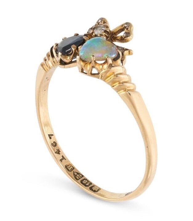 Antique Victorian Sapphire & Opal Sweetheart Ring set in 18ct Yellow Gold, Size UK R, US 8 3/4