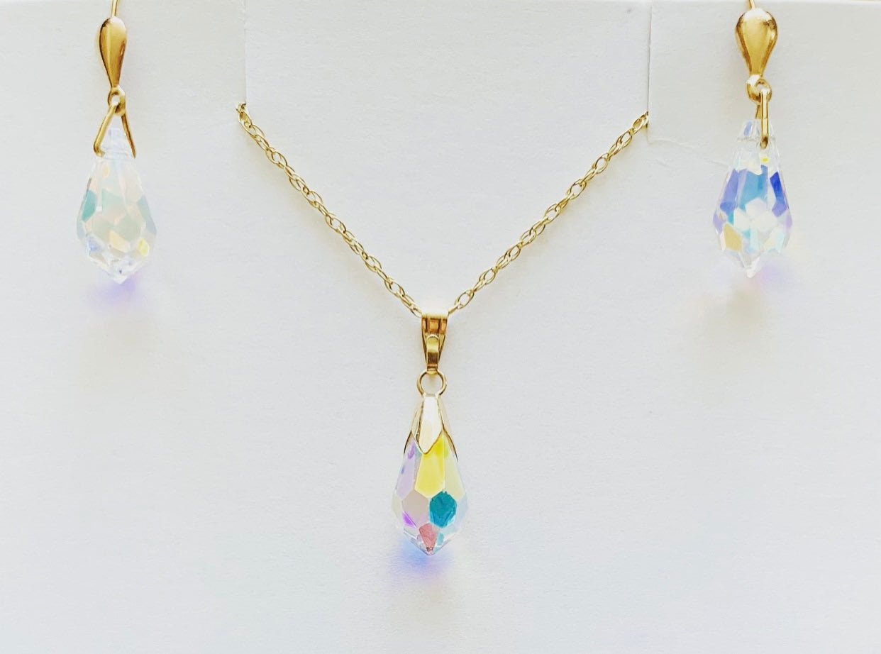 Vintage 9ct Yellow Gold Aurora Borealis Crystal Drop Earrings & Pendant on a 9ct Gold Necklace