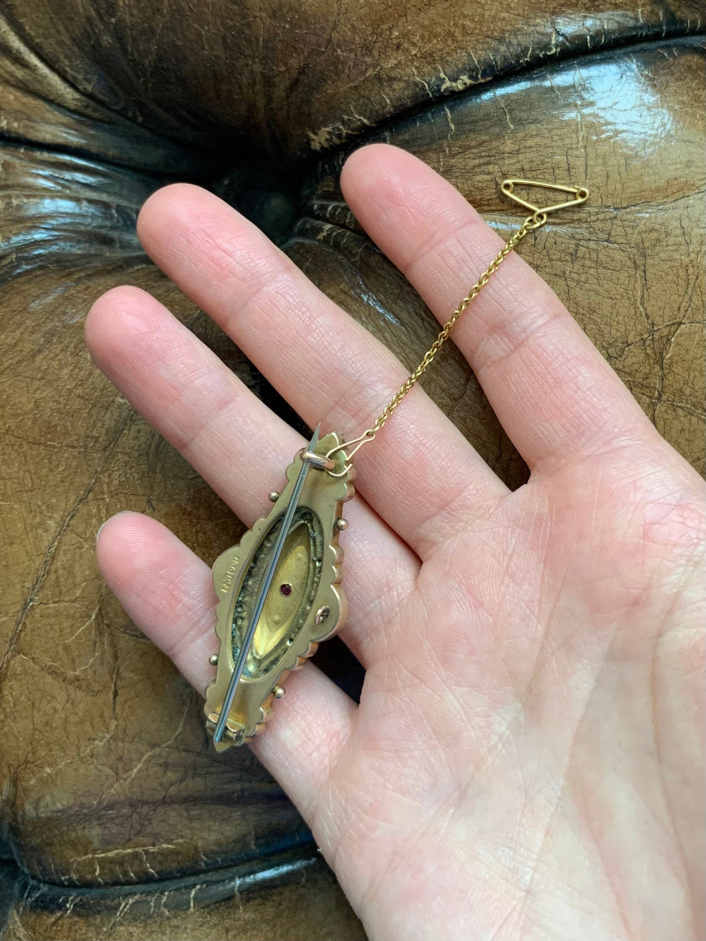 Broche victoriano de oro de 9 qt con rubí y diamantes adornados, regalo de cumpleaños de aniversario para ella.