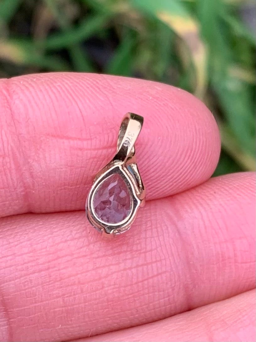 Colgante vintage de topacio de 1 ct engastado en oro de 9 ct