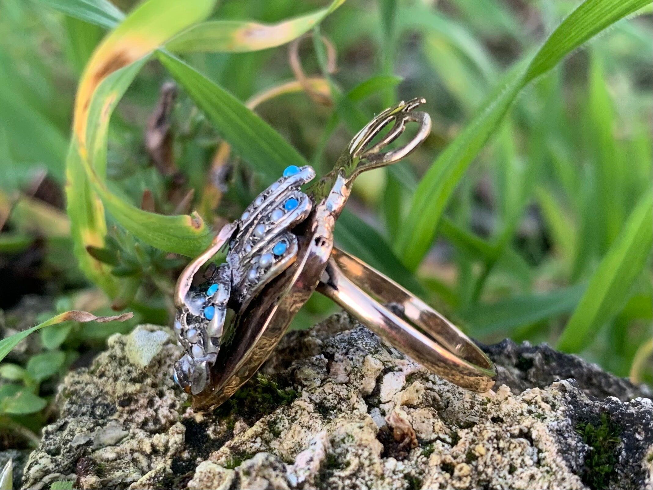 Anillo de declaración de pavo real turquesa y perla de semilla de oro antiguo de 10 qt, tamaño Reino Unido M 1/2, EE.UU. 6 1/2