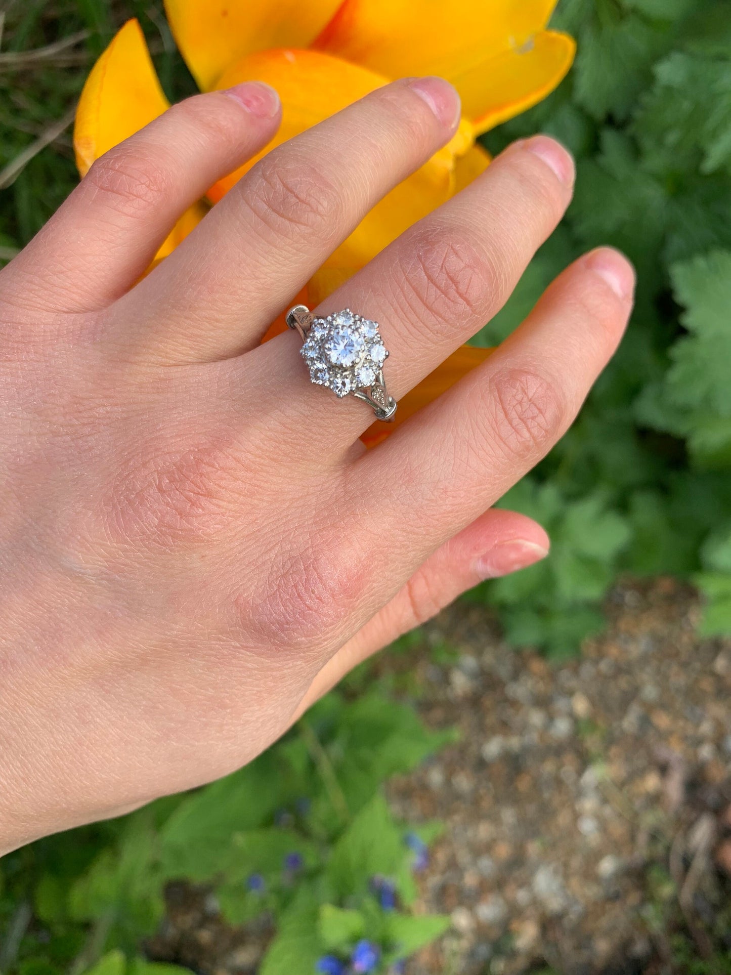 Vintage Est. 0.87ct Diamond Daisy Cluster Ring set in Platinum, Size UK L 1/2, US 6