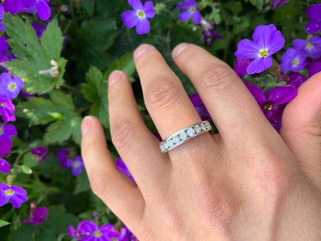 Vintage 0.75ct Round Brilliant Cut Diamond Half Eternity Ring set in 9ct White Gold