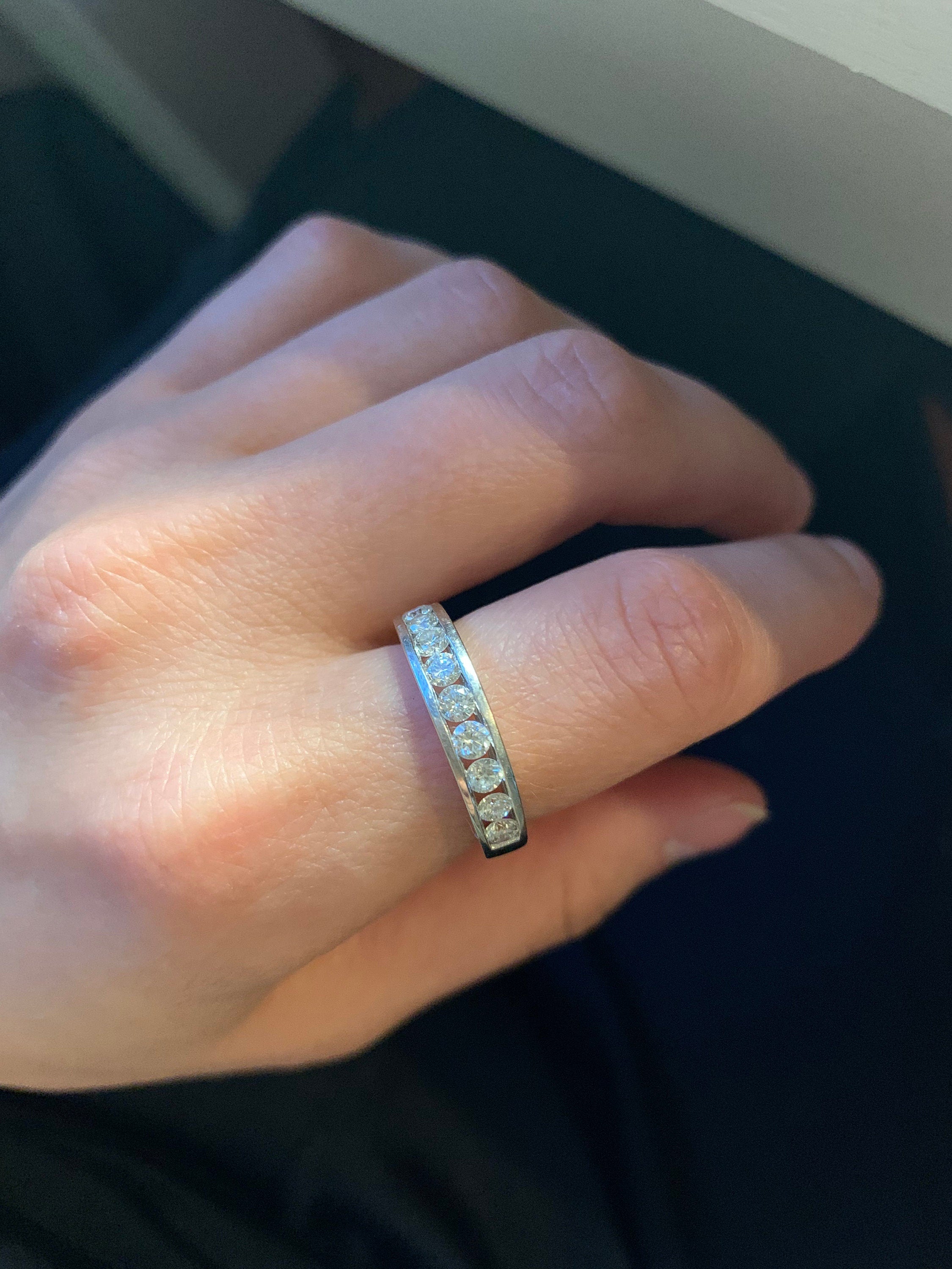 Vintage 0.75ct Round Brilliant Cut Diamond Half Eternity Ring set in 9ct White Gold