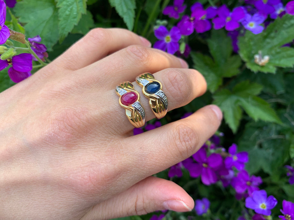 Anillos de oro de 9 quilates con cabujón ovalado de rubí, zafiro y diamantes de 0,60 quilates