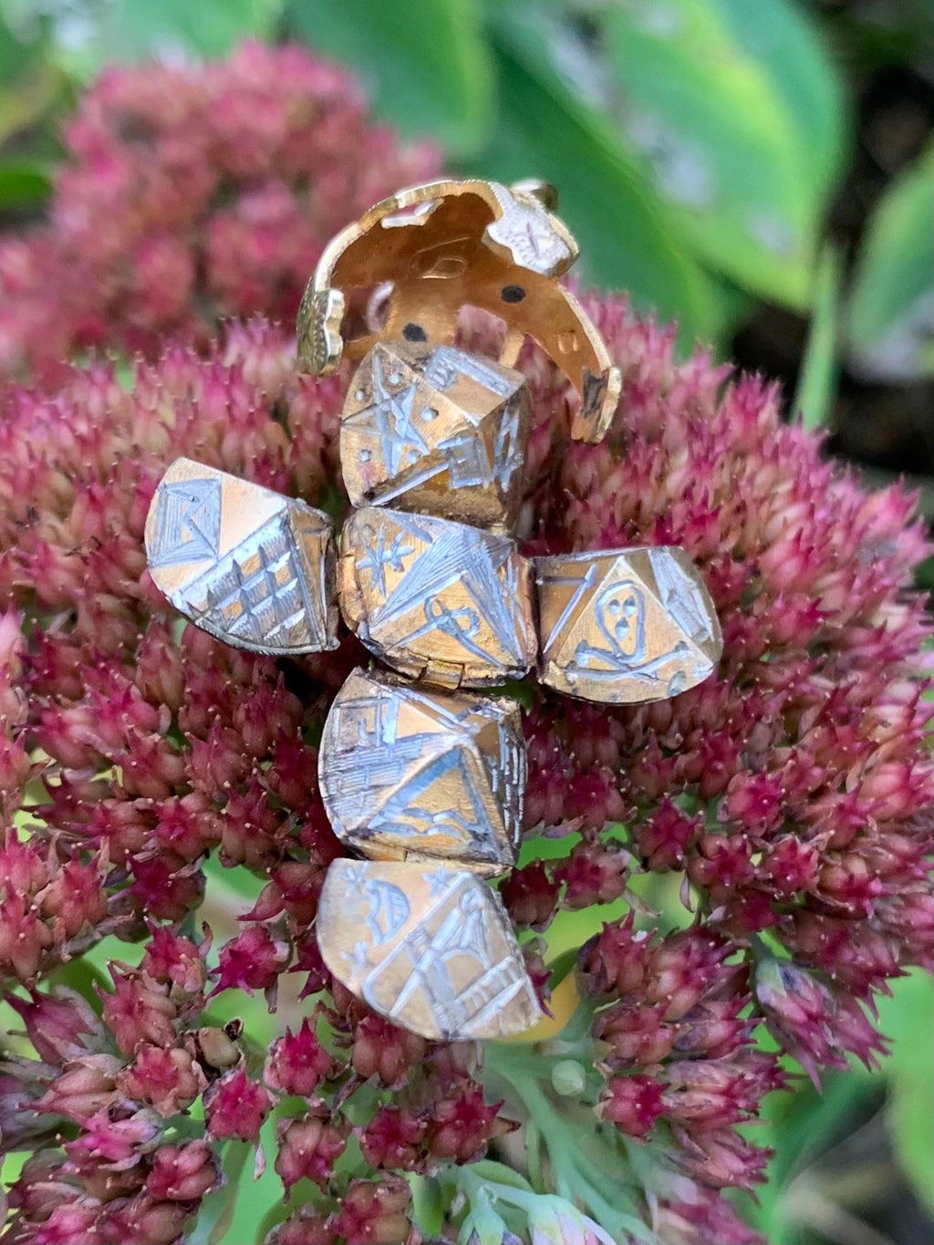 Bola Masónica Secreta Antigua de Oro de 9 Quilates