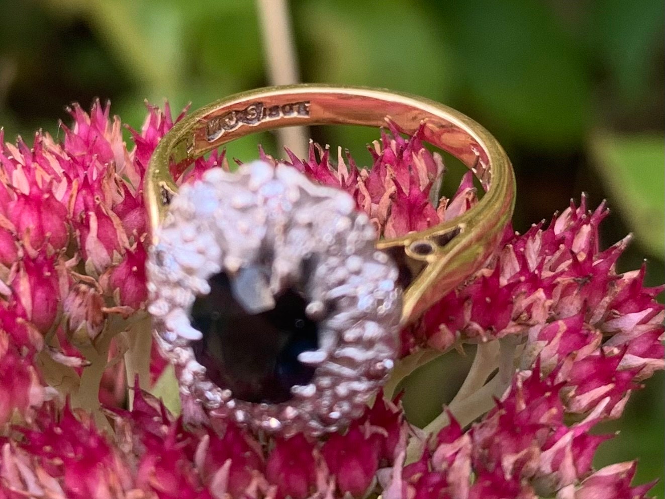 خاتم كلاسيكي من الذهب عيار 18 قيراطًا والألماس