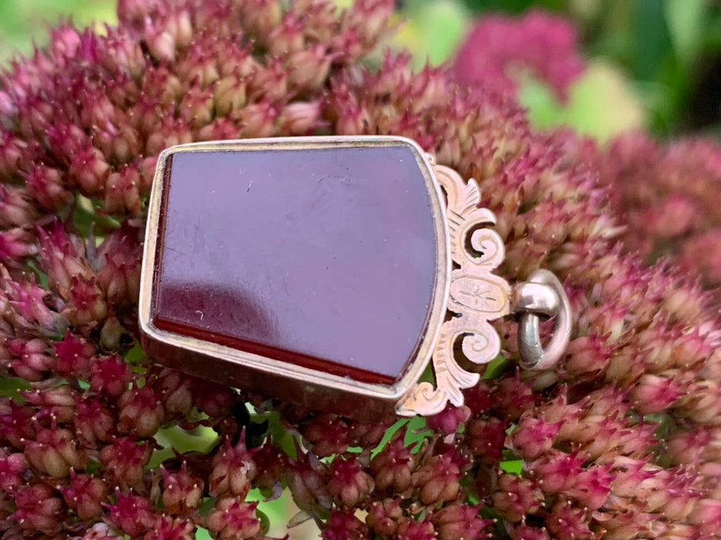 Colgante antiguo de piedra de sangre masónica de oro de 9 quilates y fob de cornalina