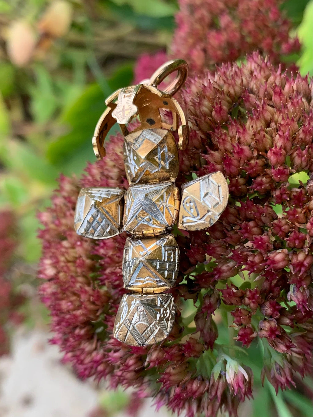 Bola Masónica Secreta Antigua de Oro de 9 Quilates