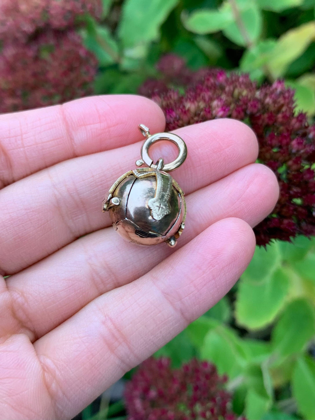 Bola Masónica Secreta Antigua de Oro de 9 Quilates