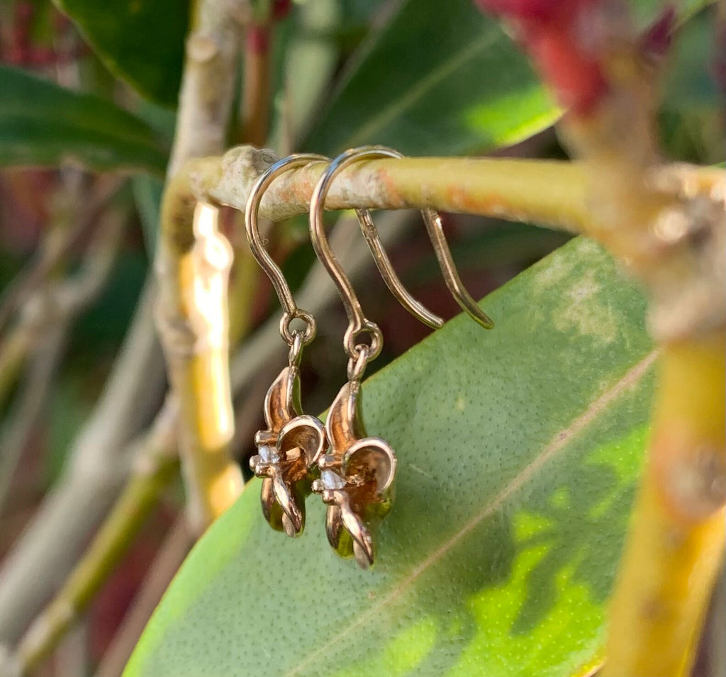 Aretes colgantes con forma de flor y diamantes en oro amarillo de 14 quilates Pre-Loved