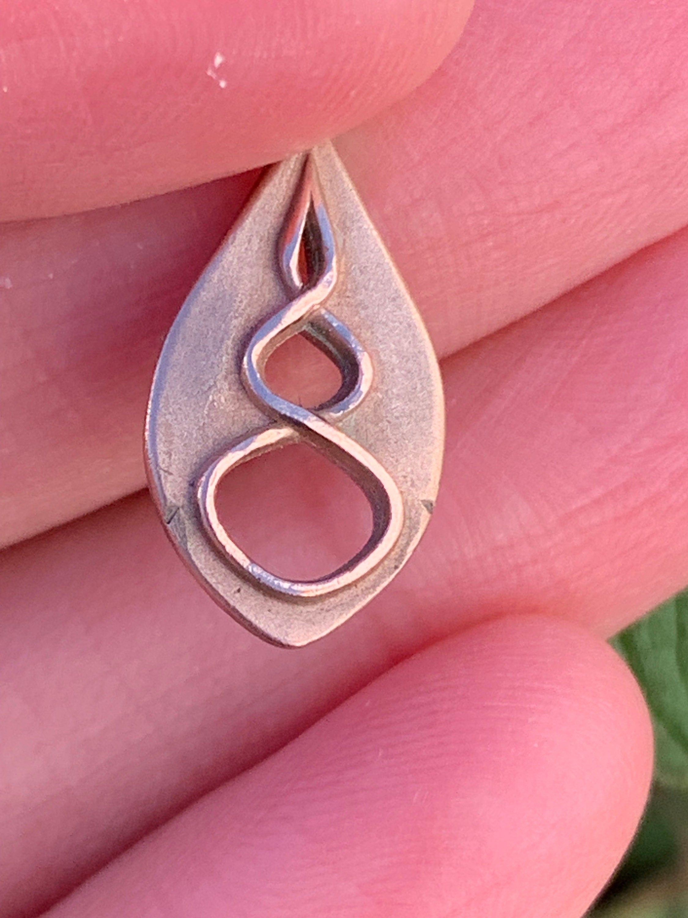 2x Colgantes calados galeses de oro amarillo y rosa macizo de 9 ct Pre-loved